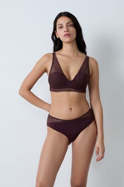  Braguita culotte con detalle de encaje;${refinementColor}