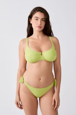 Top bikini con aros;${refinementColor}