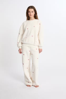 Sweatshirt à motifs coeurs effet polaire;${refinementColor}