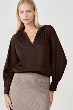 Straight Skirt;${refinementColor}