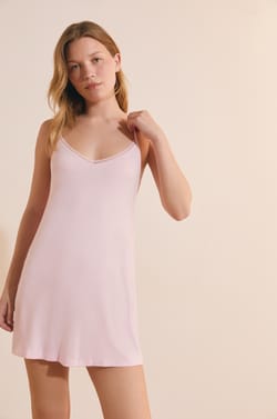 Nuisette courte &agrave; d&eacute;tails en dentelle &agrave; pois;${refinementColor}