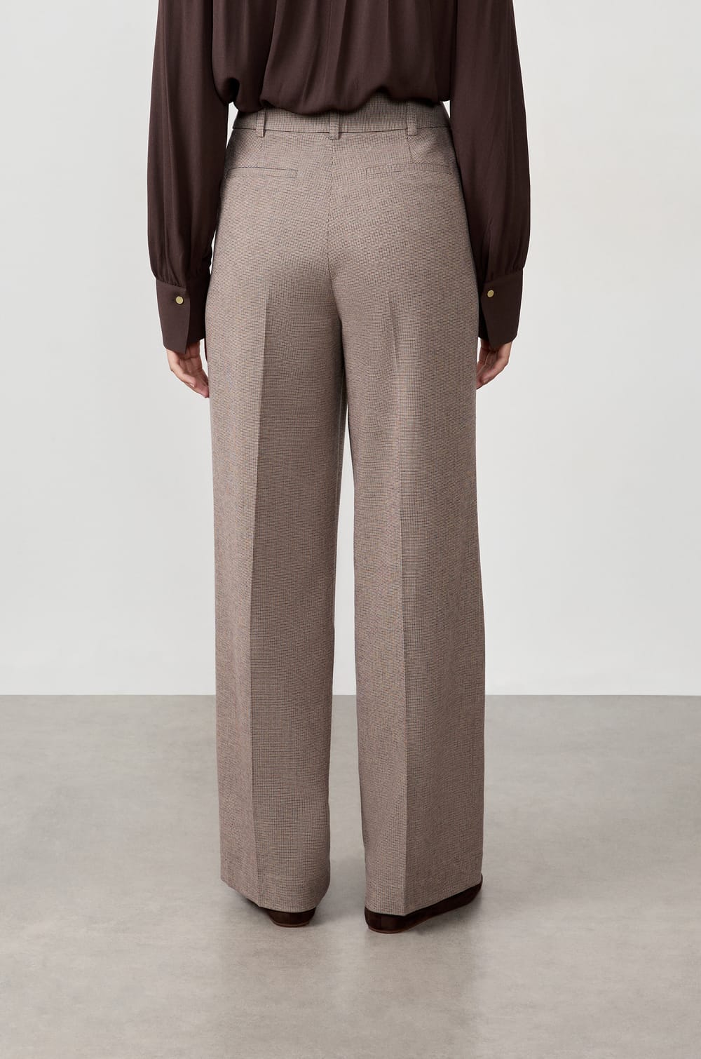 Wide Cut Trousers;${refinementColor}