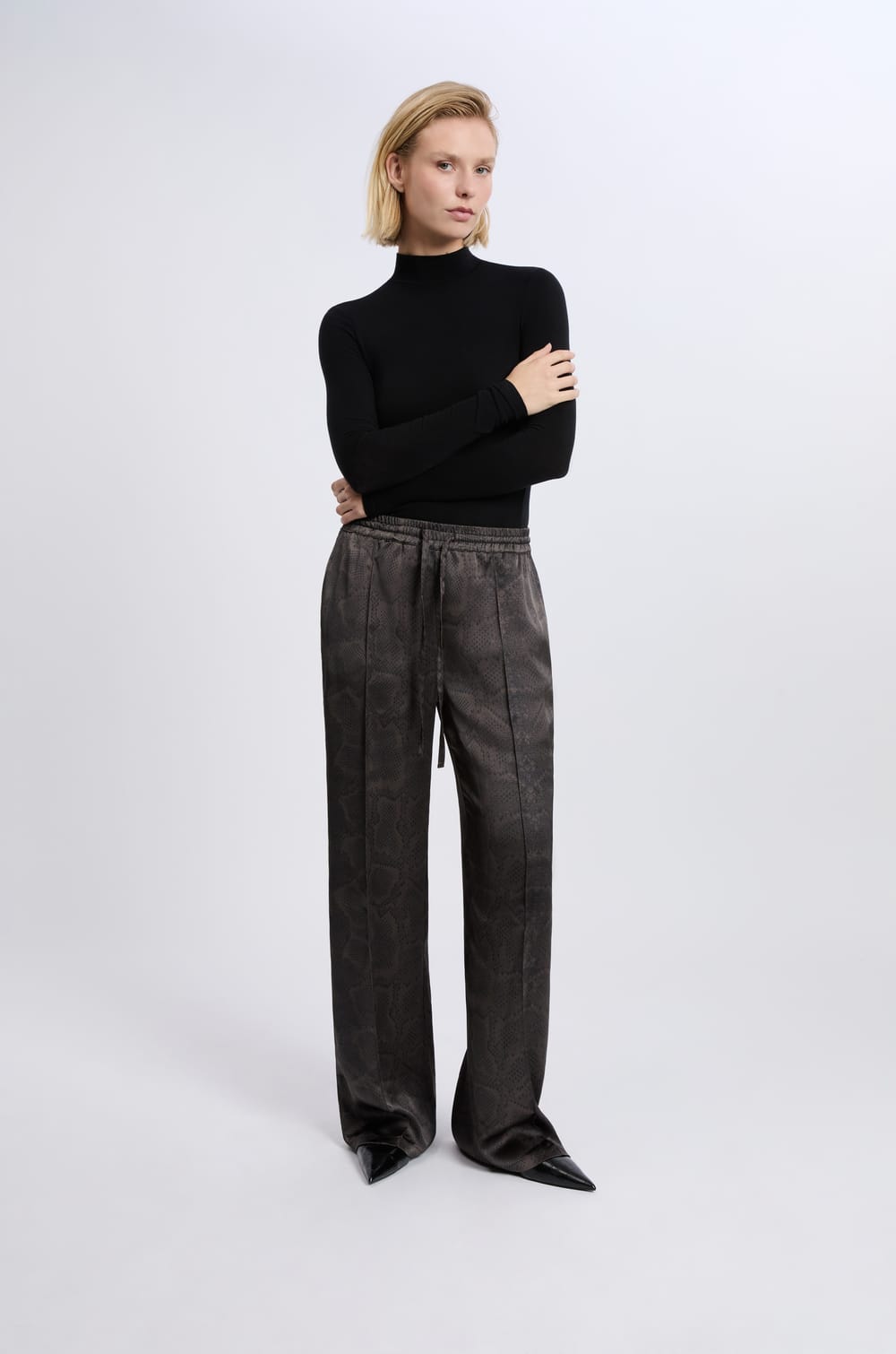 Pantalon à imprimé serpent;${refinementColor}