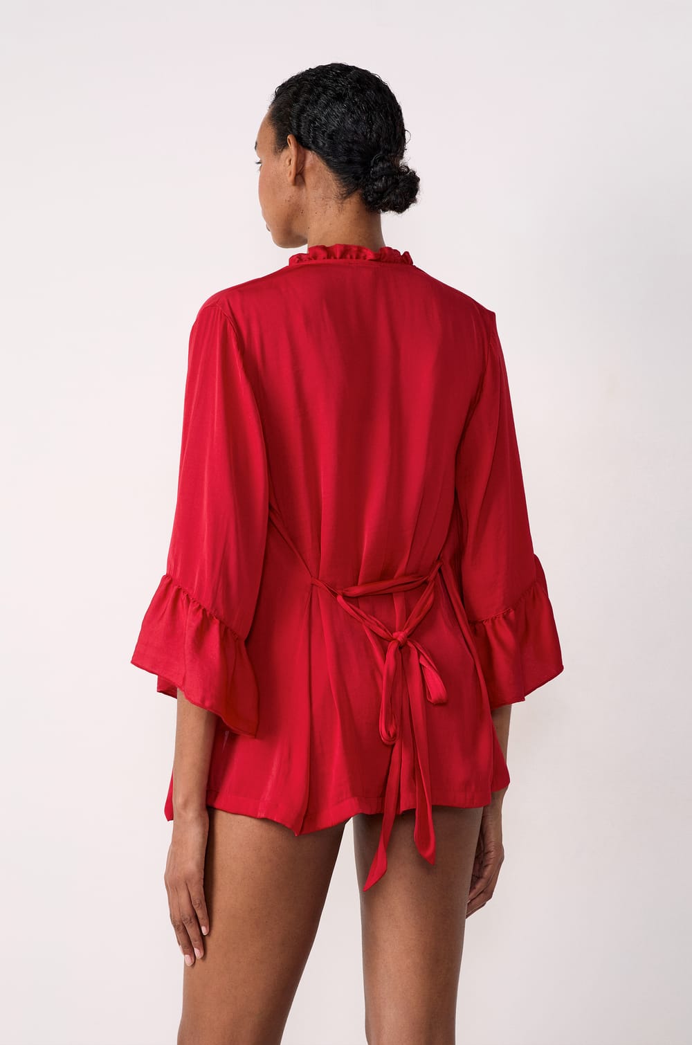 Short Satin Robe;${refinementColor}