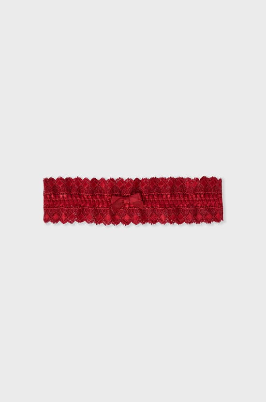 Lace Garter;${refinementColor}