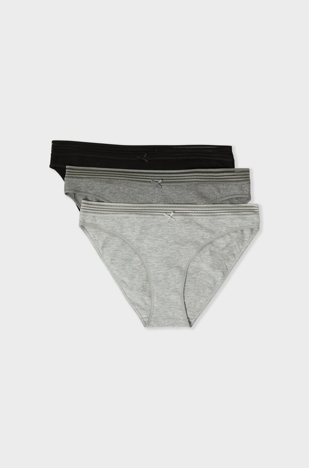 Lot de 3 culottes en coton et dentelle;${refinementColor}