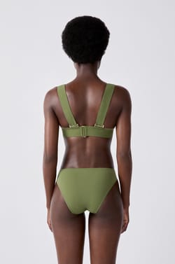 Bikini Bottom;${refinementColor}