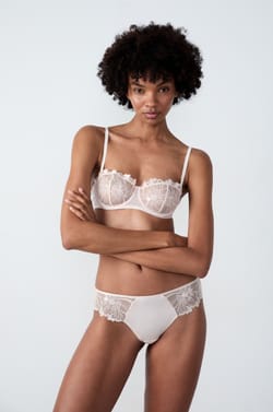 Hipster en tulle brodé;${refinementColor}