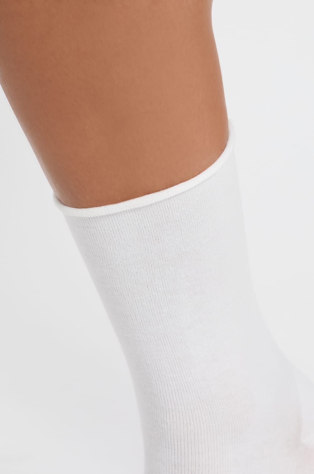 Knee-High Socks;${refinementColor}