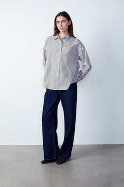 Long-sleeved striped shirt;${refinementColor}