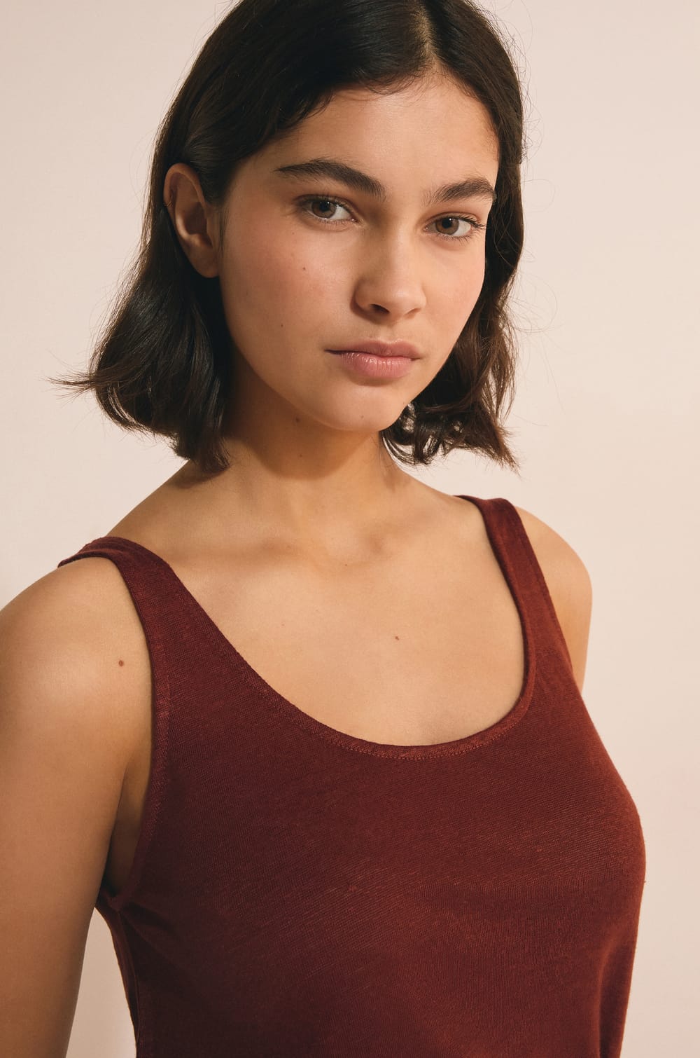 Top de pijama de lino;${refinementColor}