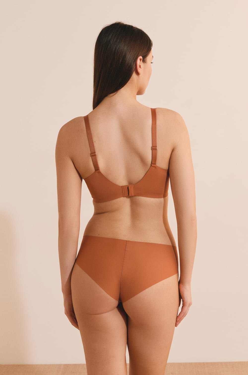 Soutien-gorge N.4 - Le coques fines en microfibre;${refinementColor}