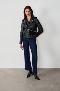 Veste courte en simili cuir;${refinementColor}