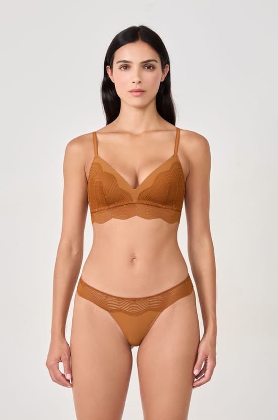 Wireless Triangle Bra;${refinementColor}