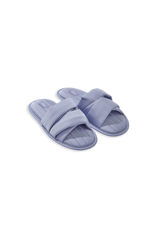 Zapatillas tipo chancla;${refinementColor}