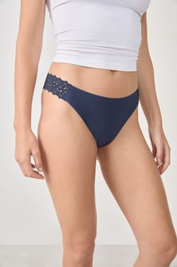 Culotte en microfibre et dentelle;${refinementColor}