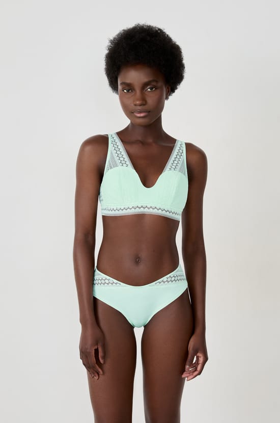 Braguita con encaje;${refinementColor}