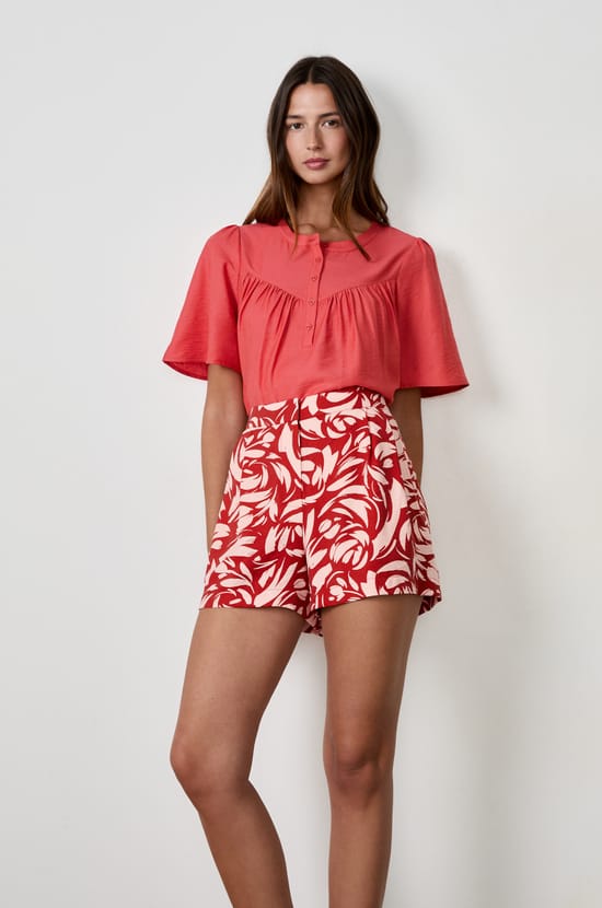 Printed fluid shorts;${refinementColor}