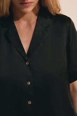 Short-sleeved silk pyjama shirt;${refinementColor}