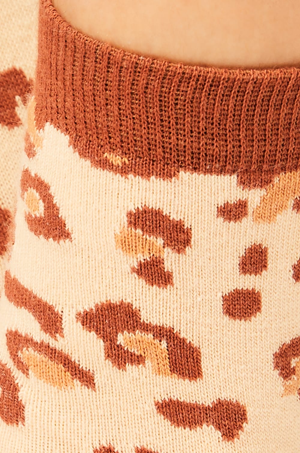 Chaussettes motifs l&eacute;opard;${refinementColor}