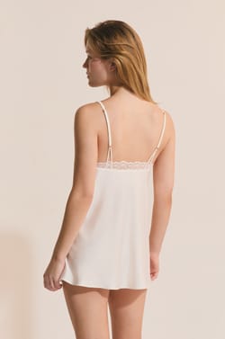 Nuisette satin&eacute;e &agrave; d&eacute;tail en dentelle;${refinementColor}