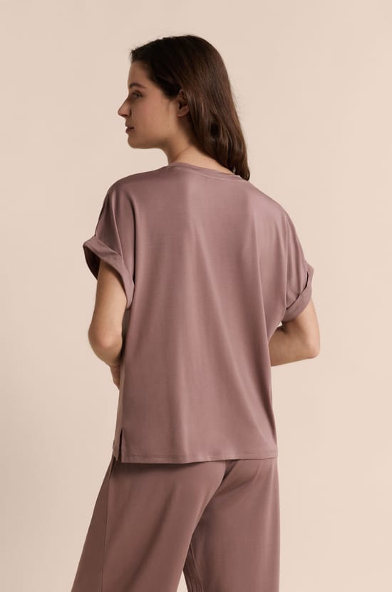 Short-sleeved pyjama t-shirt made with Aloe Vera enriched fibre;${refinementColor}