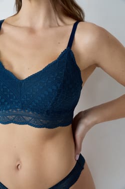 Post-mastectomy wireless triangle bra;${refinementColor}
