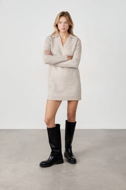 Robe pull col V;${refinementColor}