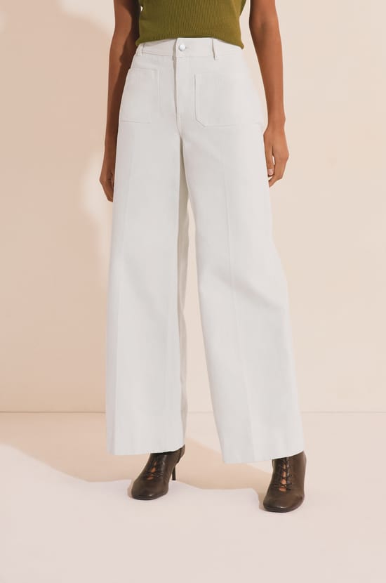 Jean droit &agrave; poches avant;${refinementColor}