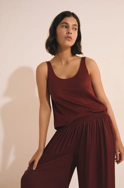 Top de pijama de lino;${refinementColor}