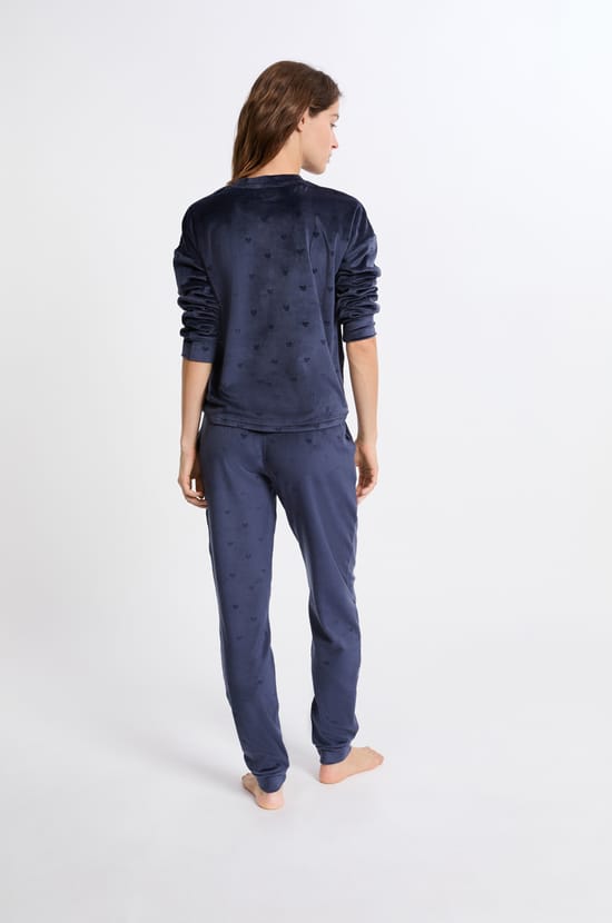 Pyjama 2 pièces à motifs coeurs effet velours;${refinementColor}