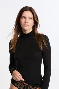 Thermal turtleneck t-shirt with wool;${refinementColor}