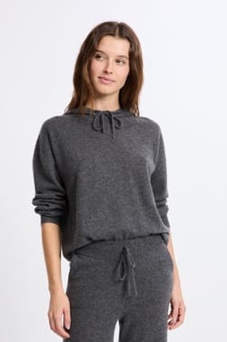 Pull à capuche en cachemire;${refinementColor}