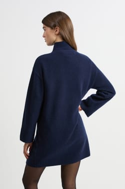 Robe courte en cachemire;${refinementColor}