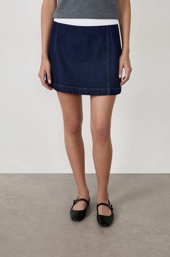 Jupe courte en jean;${refinementColor}