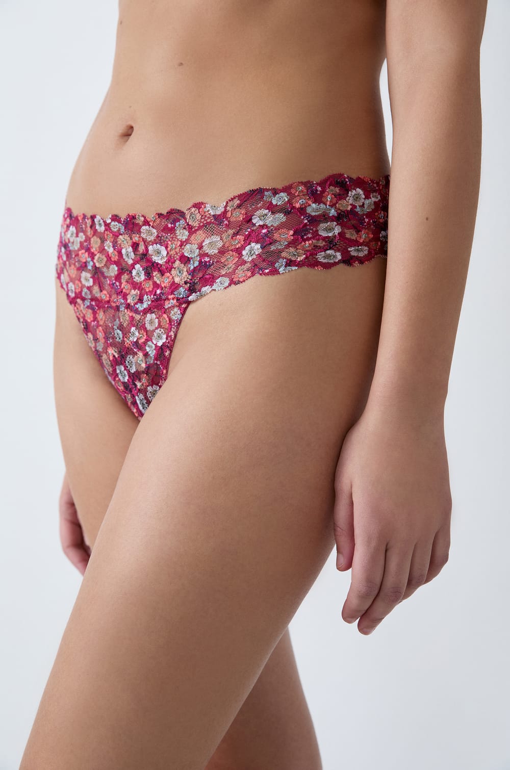 Printed lace thong;${refinementColor}