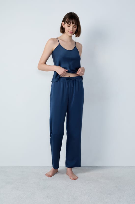 Pantalon de pyjama satiné coupe carotte;${refinementColor}