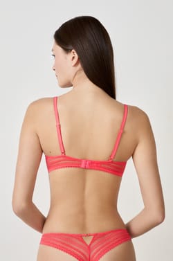 Soutien-gorge N.2 - Le push-up plongeant en dentelle;${refinementColor}