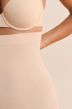 Panty taille haute sculptant;${refinementColor}