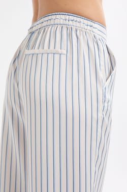 Pantalon de pyjama à rayures en satin;${refinementColor}