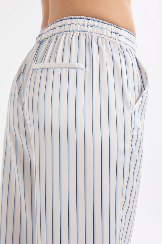 Pantalon de pyjama à rayures en satin;${refinementColor}