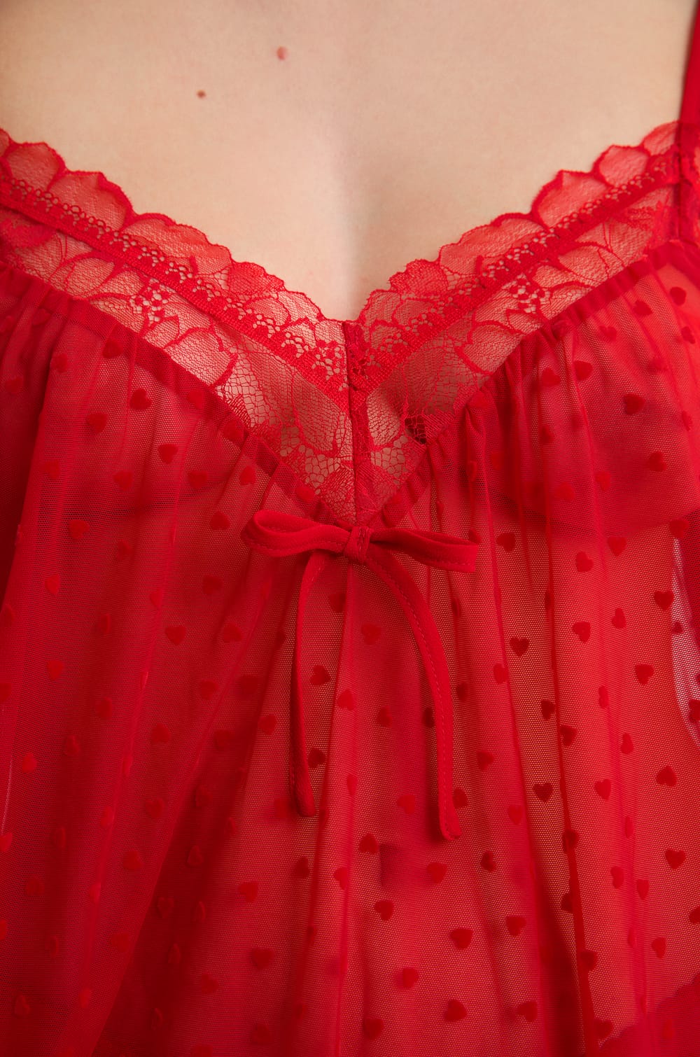 Nuisette transparente en tulle motif coeurs;${refinementColor}