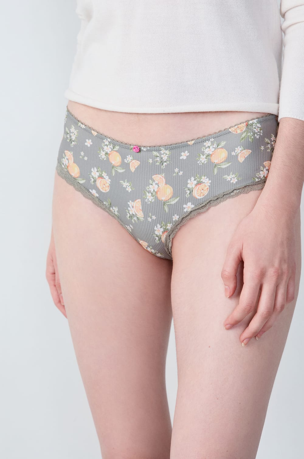 Shorty estampado con detalles de encaje;${refinementColor}