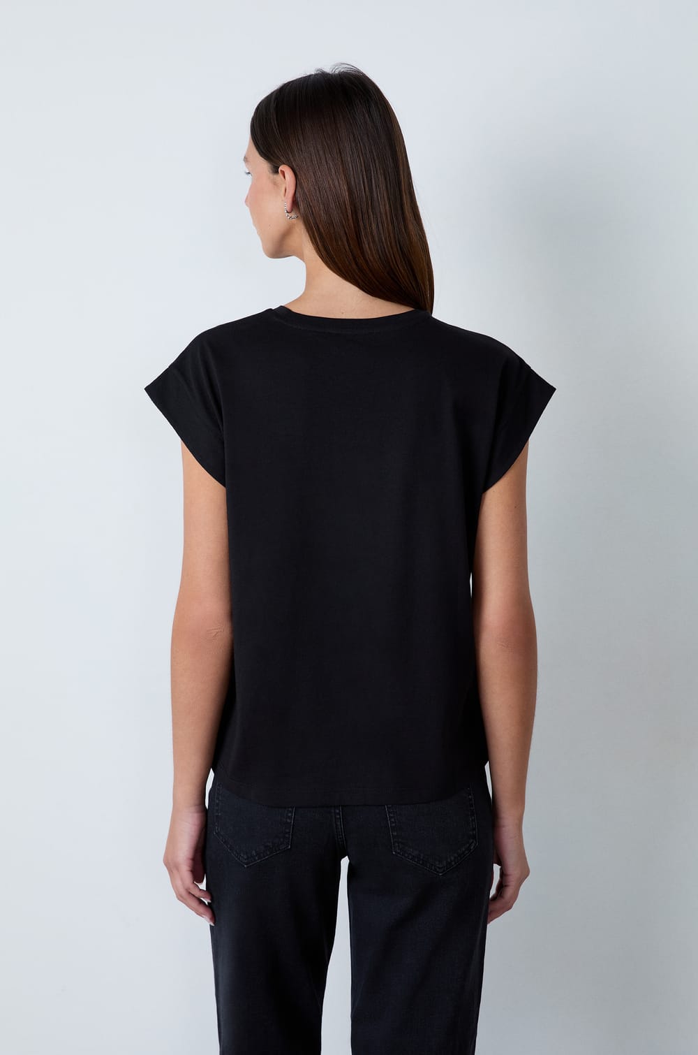 T-Shirt mit rundem Ausschnitt aus 100 % Bio-Baumwolle;${refinementColor}