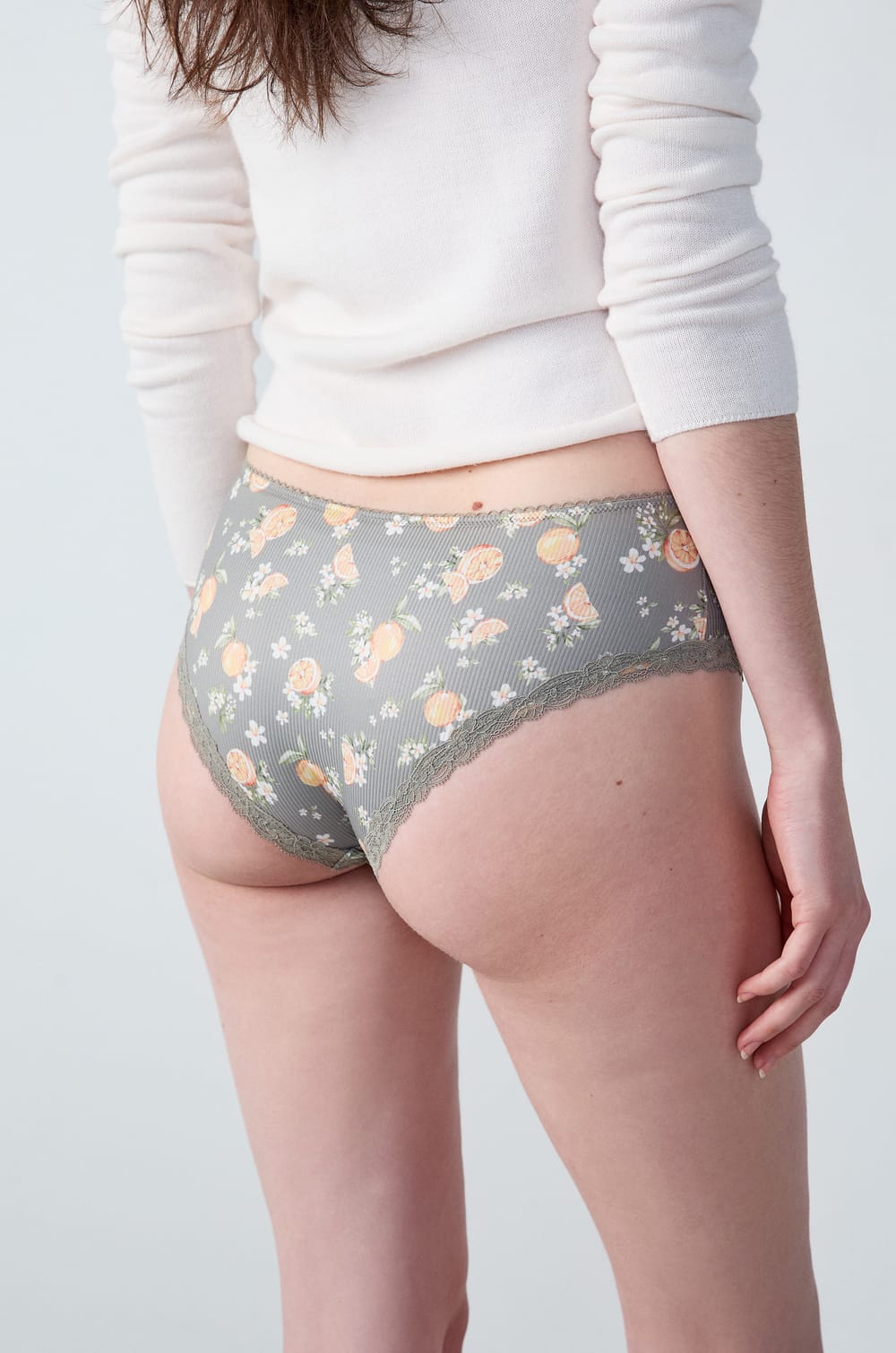 Shorty estampado con detalles de encaje;${refinementColor}