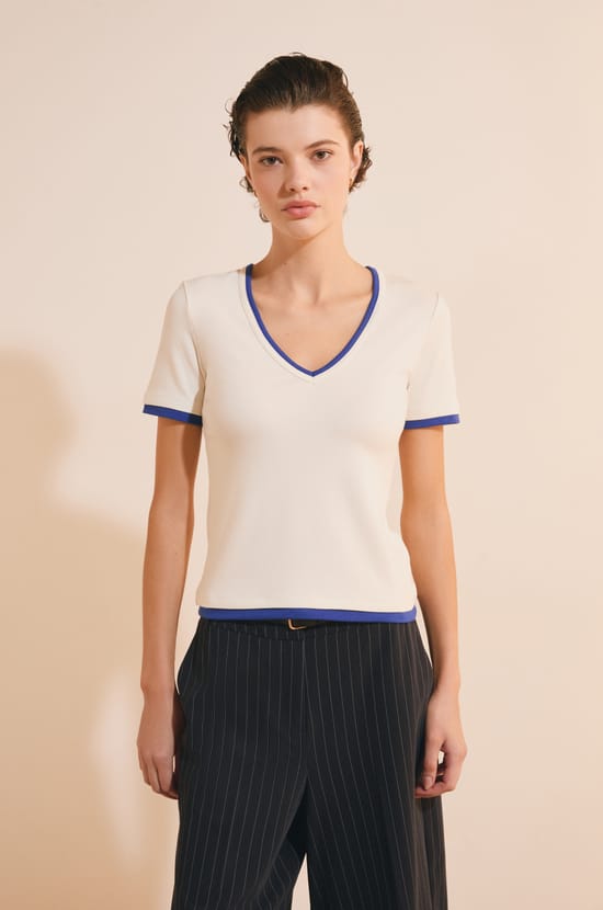 T-shirt &agrave; manches courtes col V en coton;${refinementColor}
