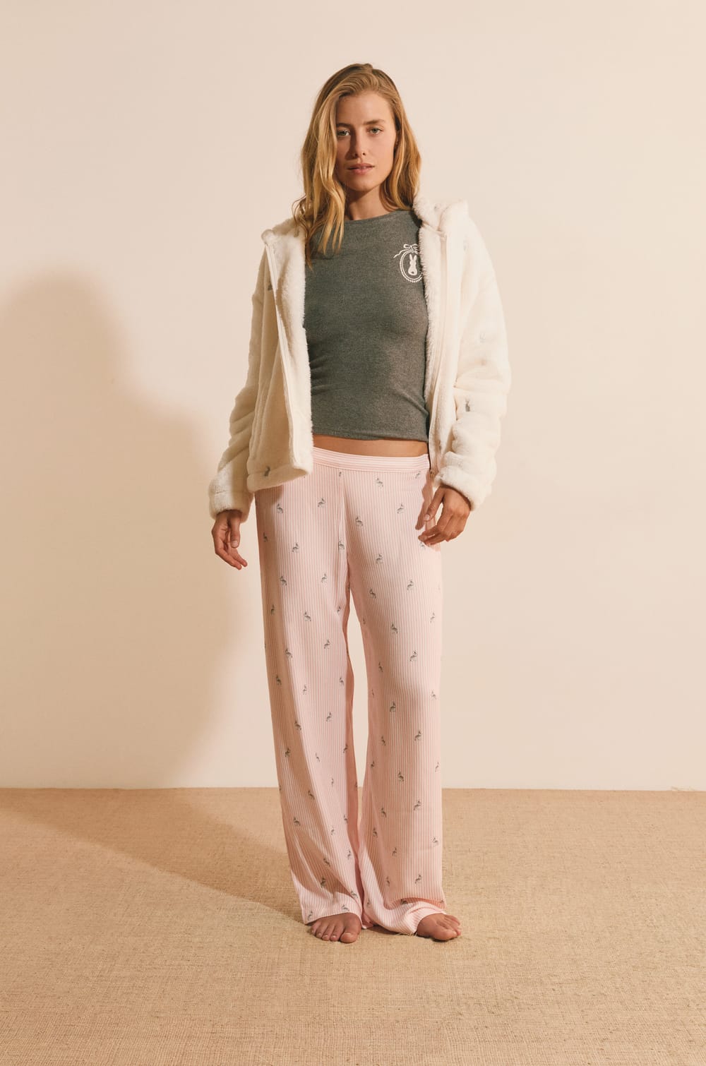 Veste avec capuche &agrave; motifs lapins;${refinementColor}
