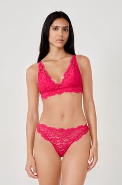 Tanga en dentelle;${refinementColor}