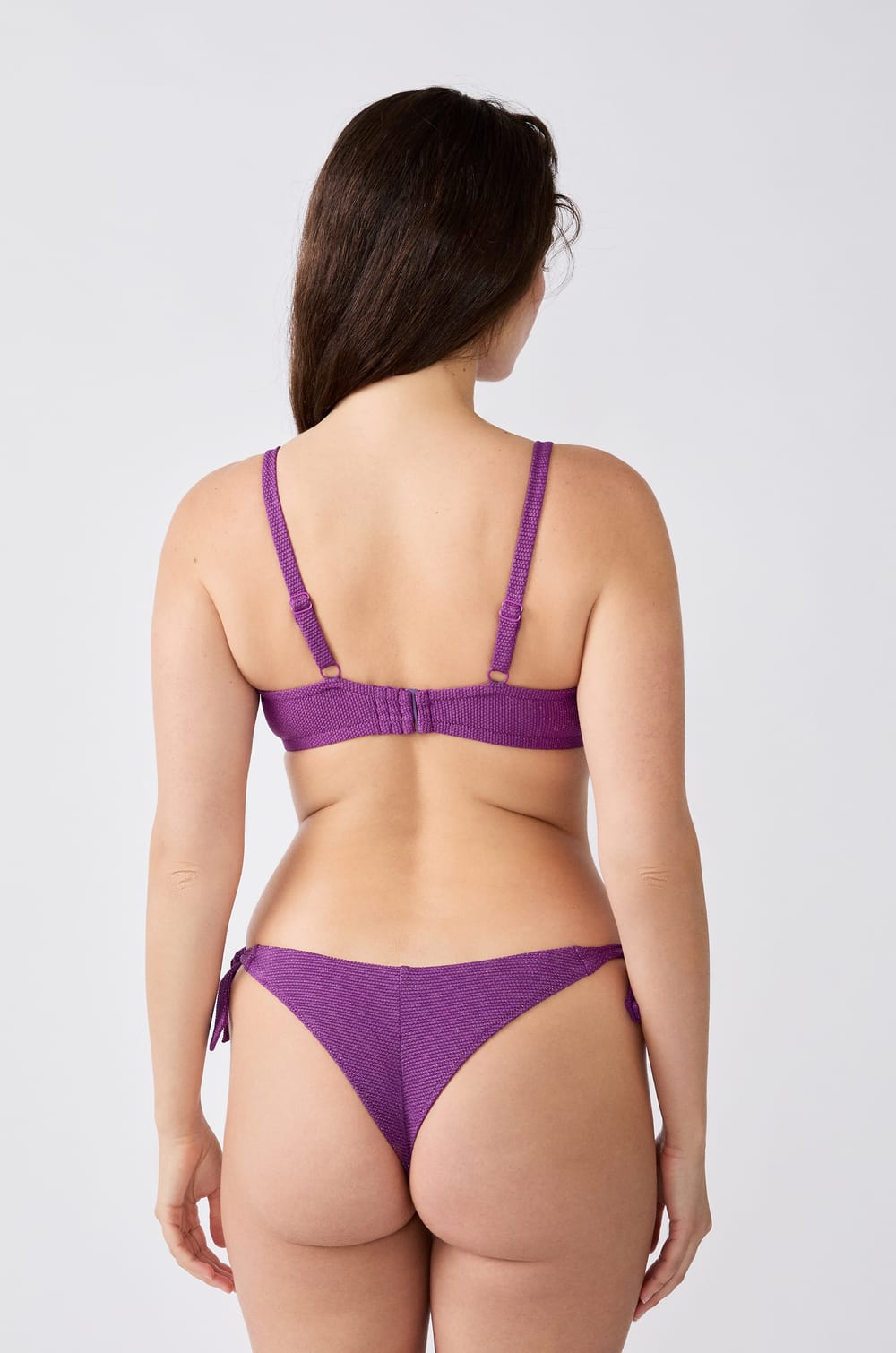 Haut de maillot brillant avec armature;${refinementColor}