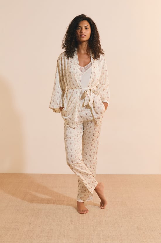 Ensemble de pyjama 3 pi&egrave;ces &agrave; motifs fleuris;${refinementColor}